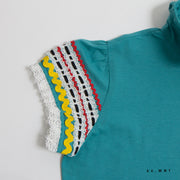 Colorful tape sleeve pullover